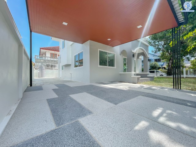 บ้านมือสองตกแต่งใหม่ คุณภาพแบรนด์ LH ม.ชลลดา บางบัวทอง เนื้อที่ 76 ตร.ว. ตกแต่งหรูหรา ฟังก์ชันจัดเต็ม 3 ห้องนอน 2 ห้องน้ำ จอดรถได้ 2 คัน พร้อม Facilities ครบ! บนทำเลคุณภาพ เชื่อมต่อได้หลายเส้นทาง ใกล้เซ็นทรัลเวสต์เกต และรถไฟฟ้า "สถานีบางพลู"